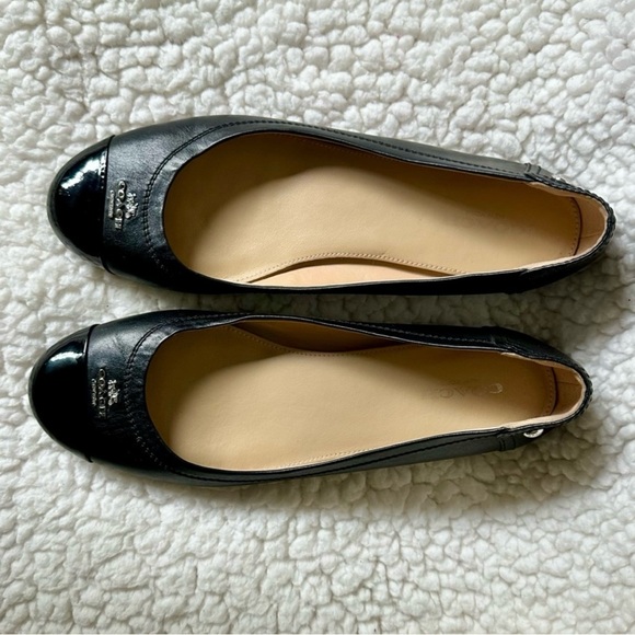 COACH Black Leather Chelsea Logo Cap Toe Ballet Flats Women’s size 7 - Picture 2 of 5